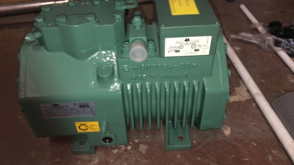 Поршневые компрессоры Bitzer  4EC - 4.2Y - 40S